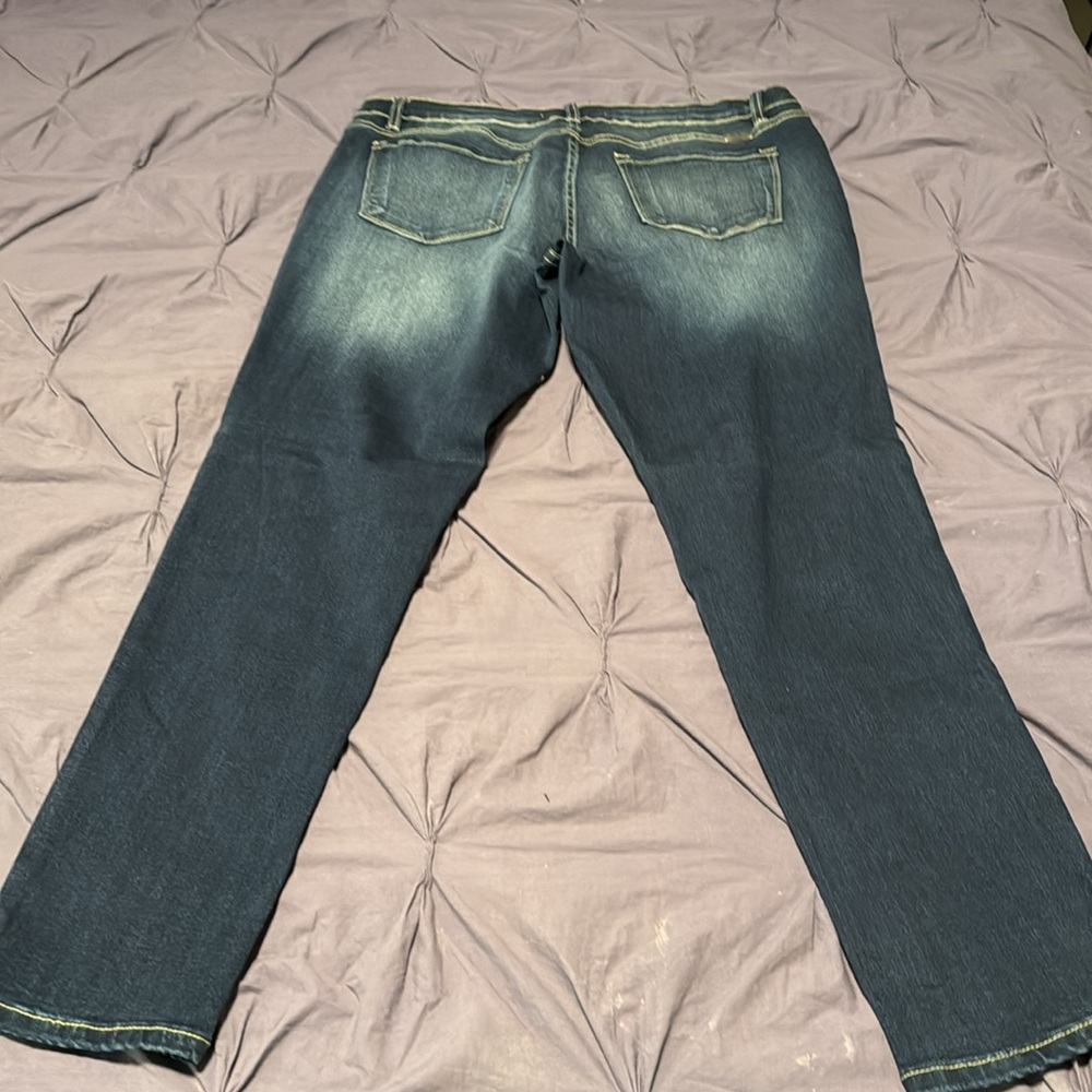 KanCan Women's Dark Blue Faded Skinny Jeans - Picture 3 of 7